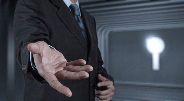 چطور احساسات خود را در رابطه بهتر مدیریت کنیم؟ 15 نکته کلیدی